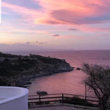 Gioietta Sulla Scogliera Villa *